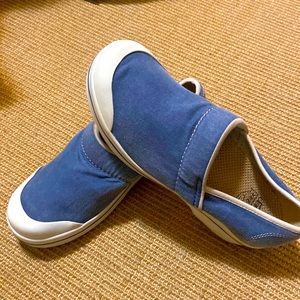 Denim dansko- Gently use it. They don’t fit- really good condition